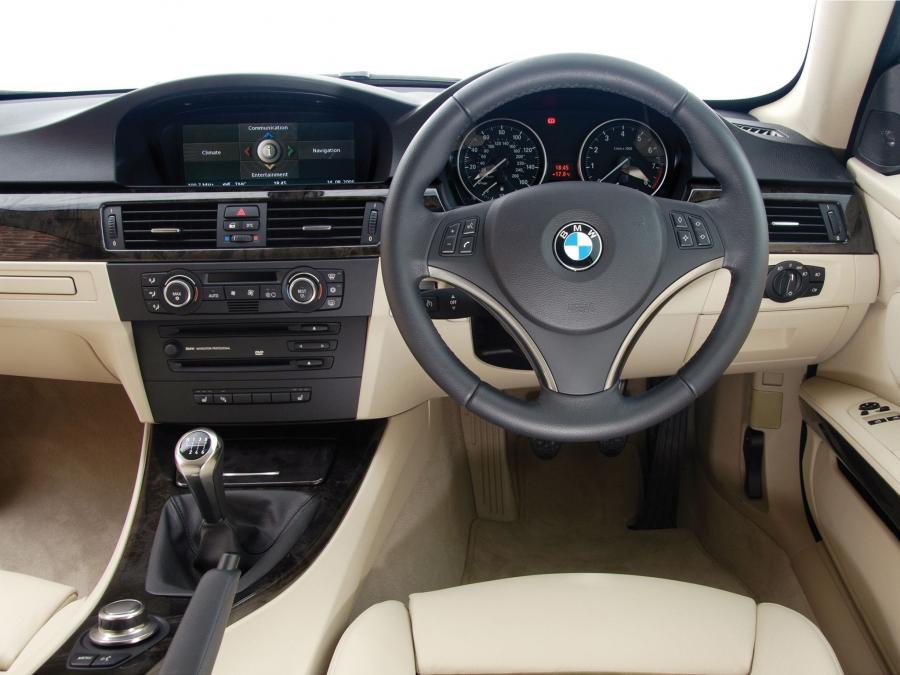  BMW 335i Coupe 2007 года  (UK) (фото 3 из 14)